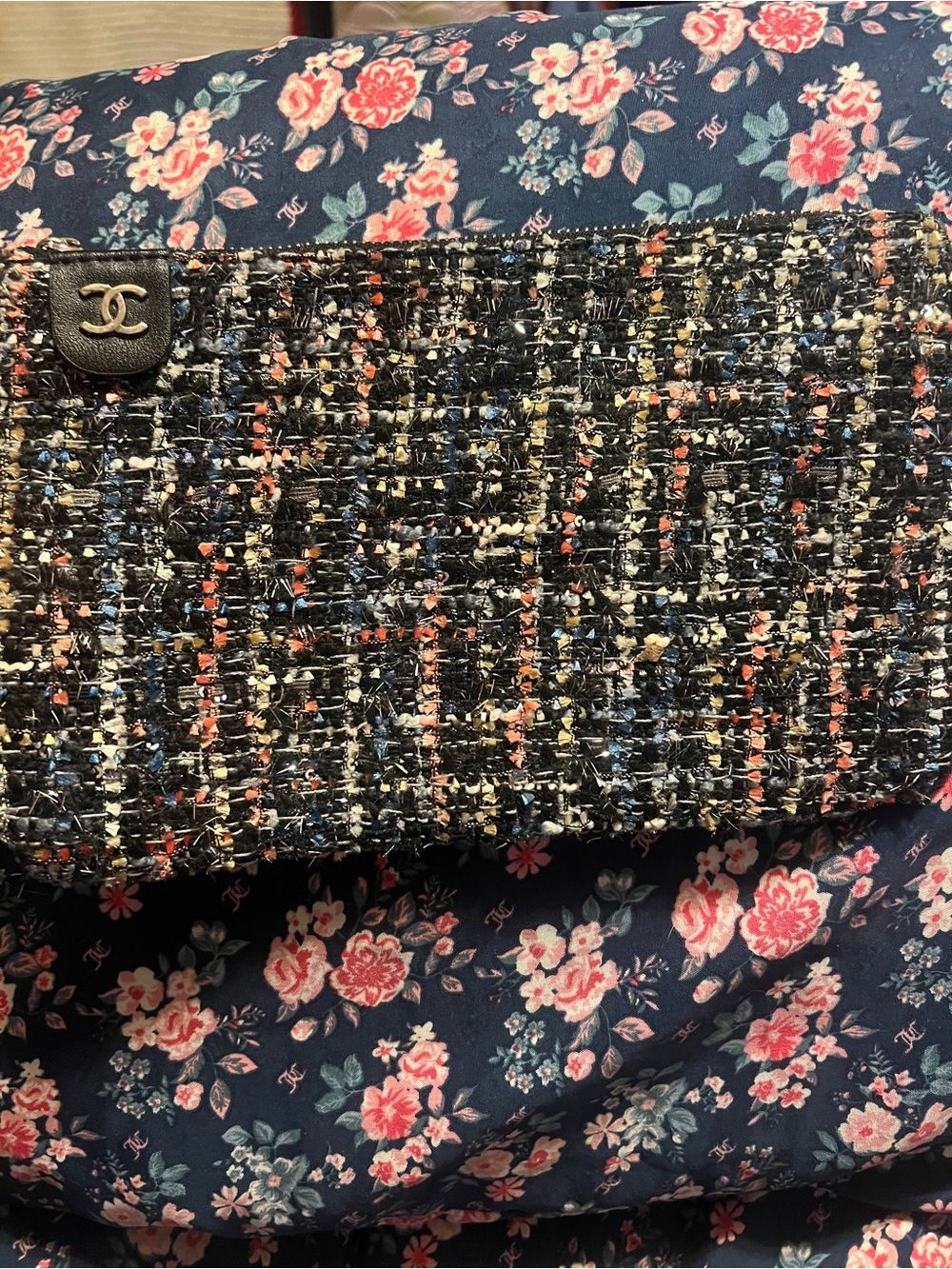 Tweed zipper pouch